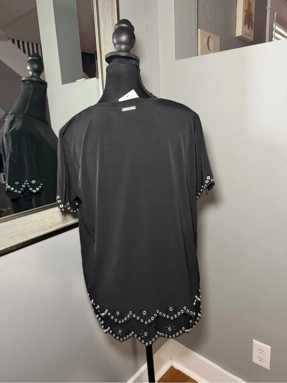 NWT Michael Kors Floral Silver Grommet Cut Out Scalloped Hem Black Top Large